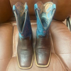 Ariat FatBaby square toe womens boots.  Bought on this site, ready to swapout